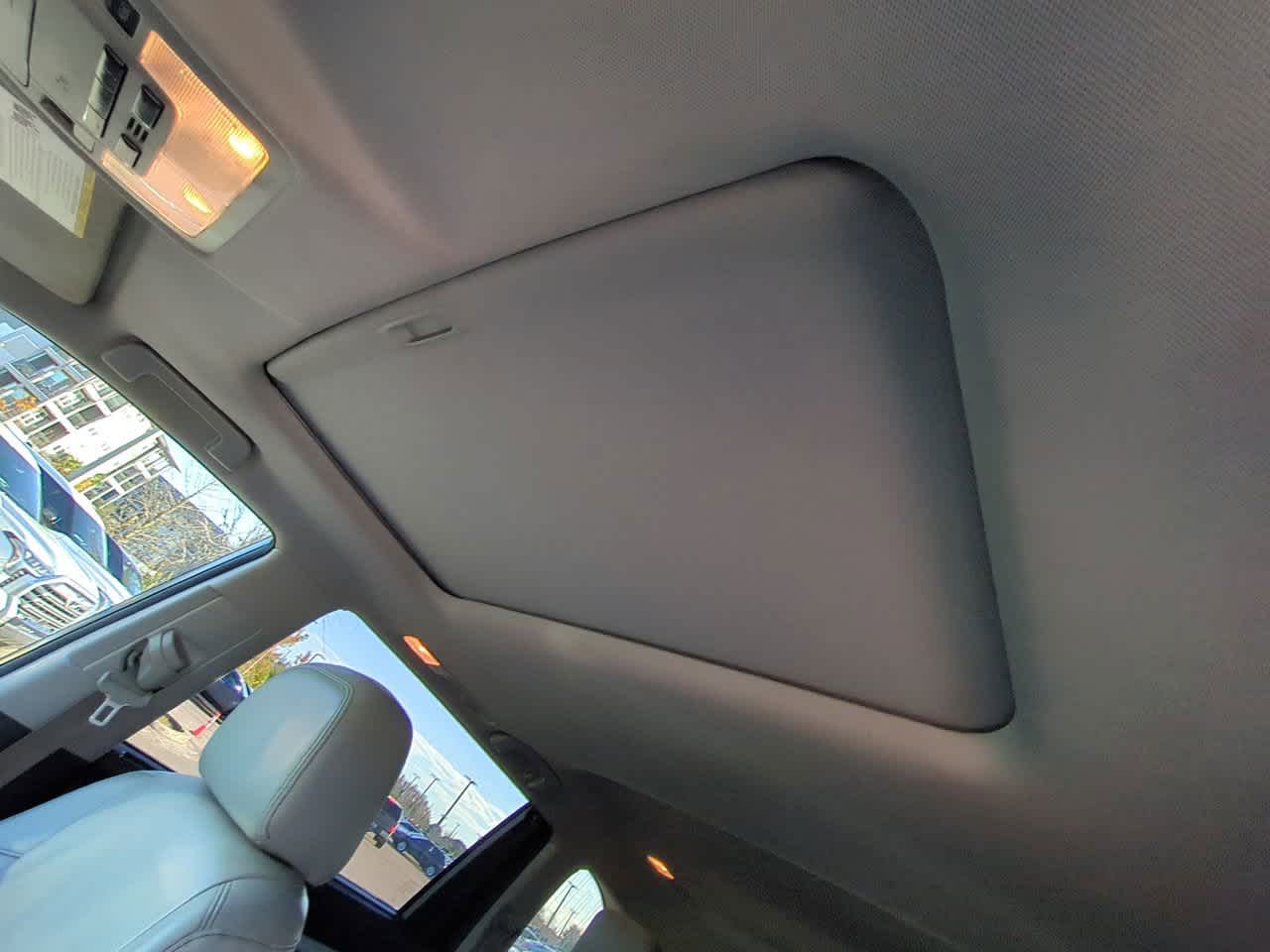 Thumbnail: 2015 Toyota Highlander - 20