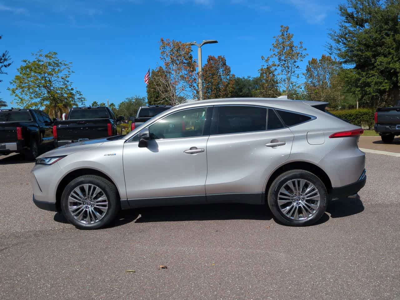 Thumbnail: 2021 Toyota Venza - 3