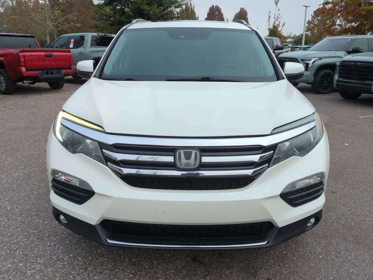 Thumbnail: 2017 Honda Pilot - 9