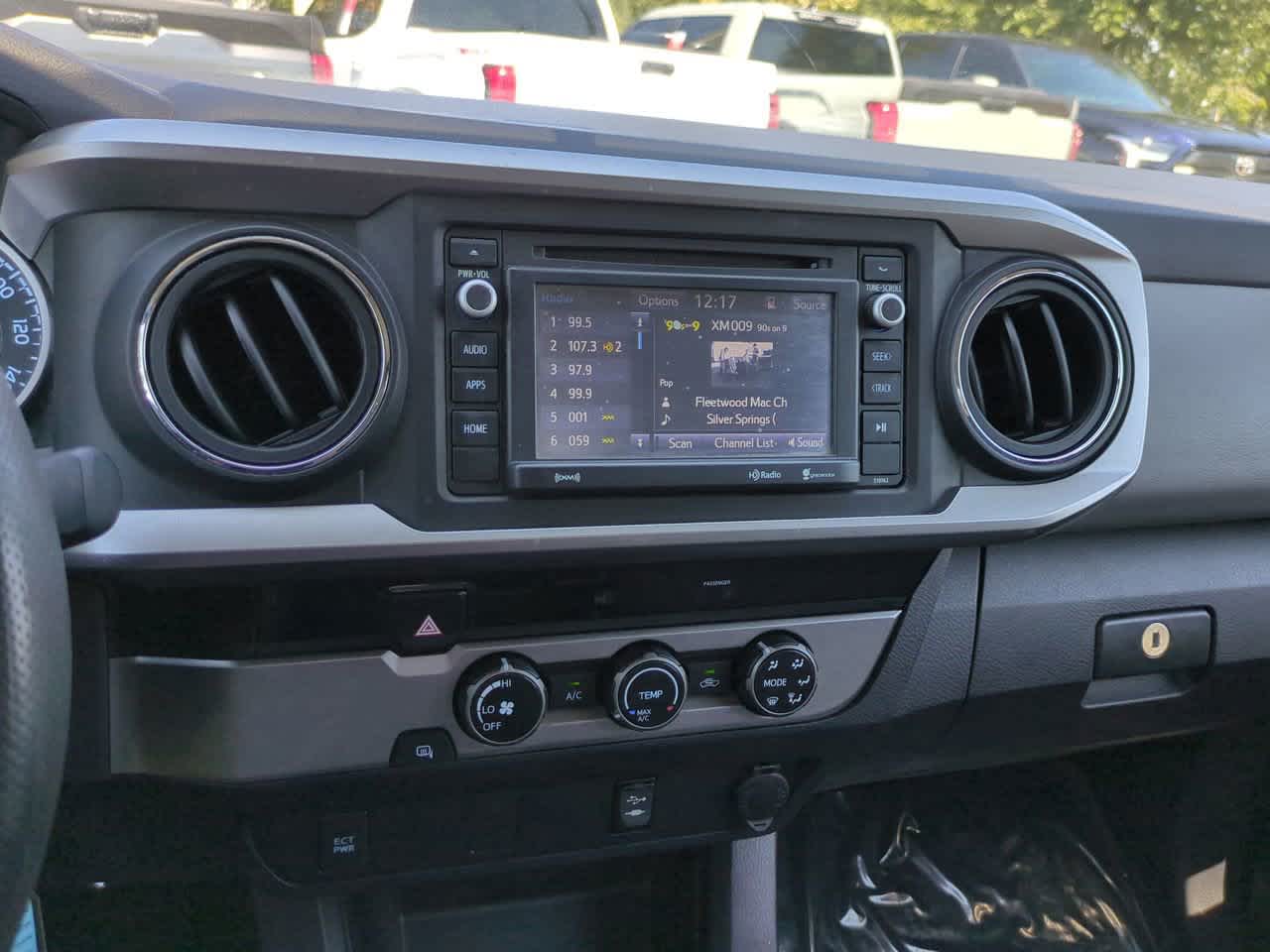 Thumbnail: 2016 Toyota Tacoma - 16