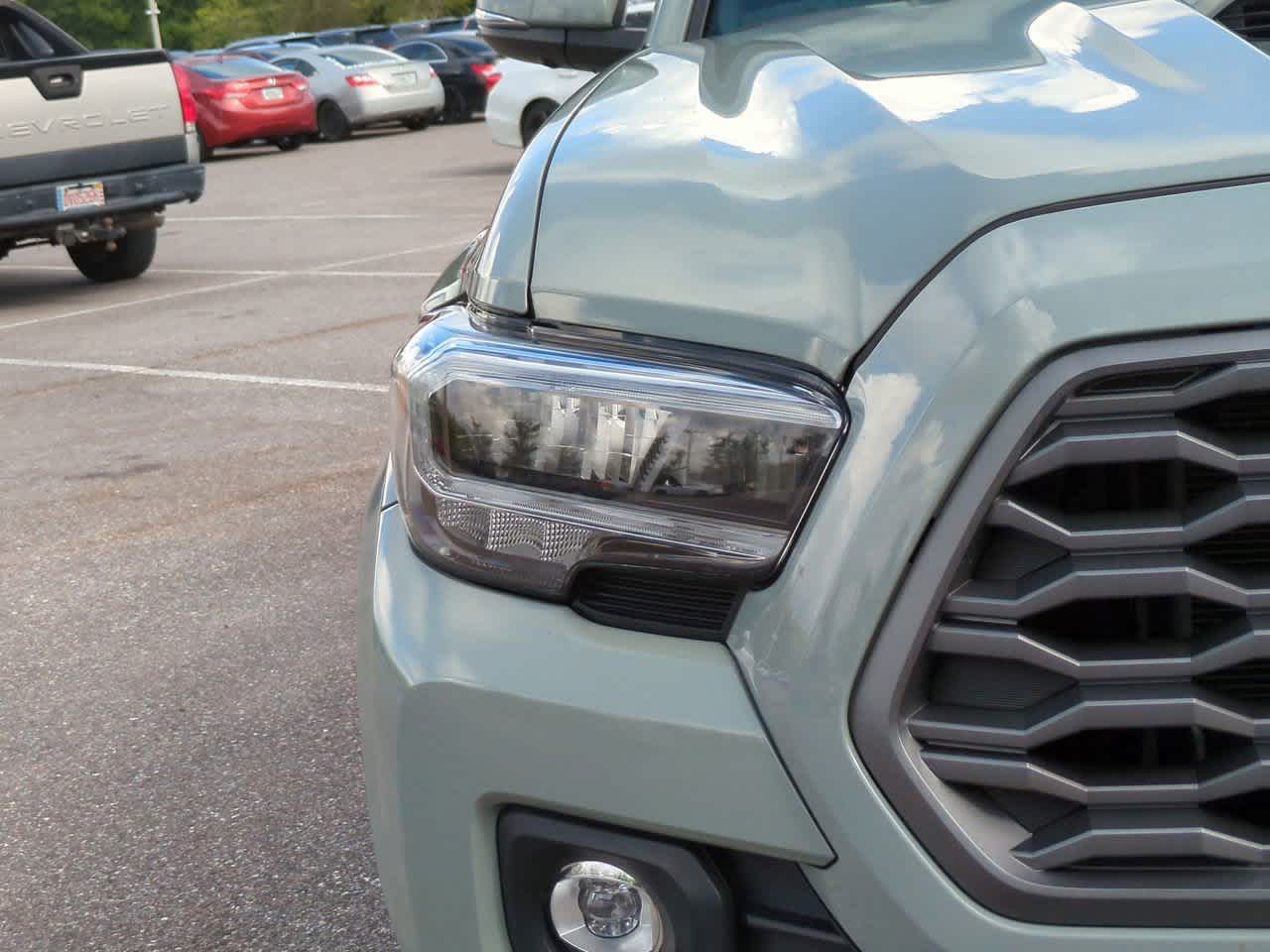 Thumbnail: 2023 Toyota Tacoma - 10