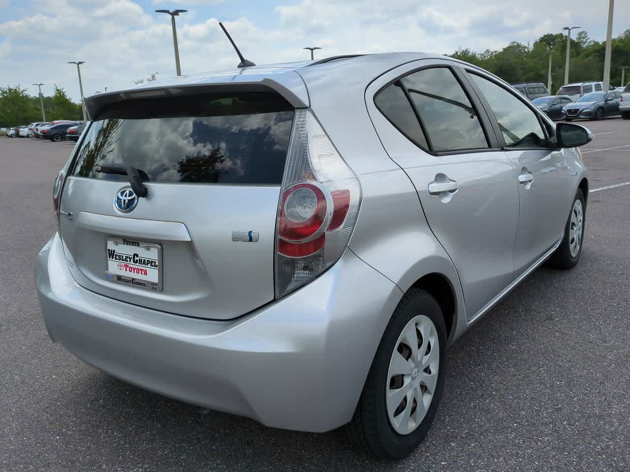 Thumbnail: 2014 Toyota Prius c - 6