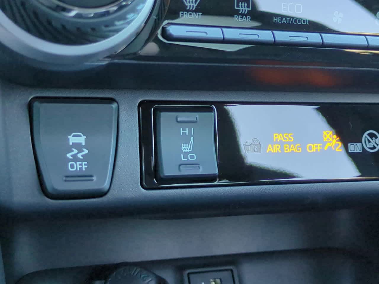 Thumbnail: 2025 Toyota RAV4 - 22