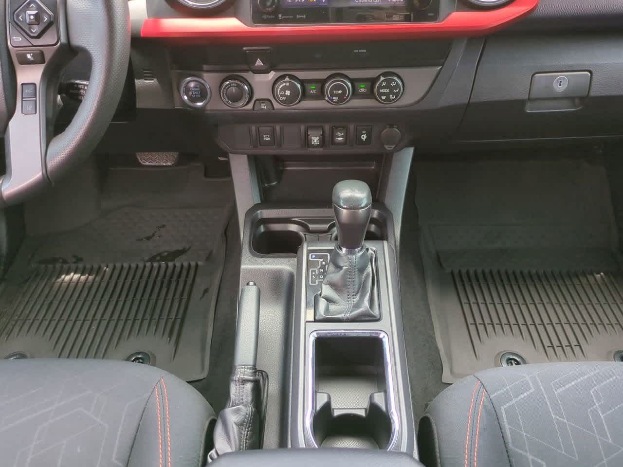 Thumbnail: 2019 Toyota Tacoma - 18