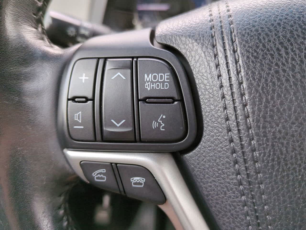 2015 Toyota Sienna Limited 26