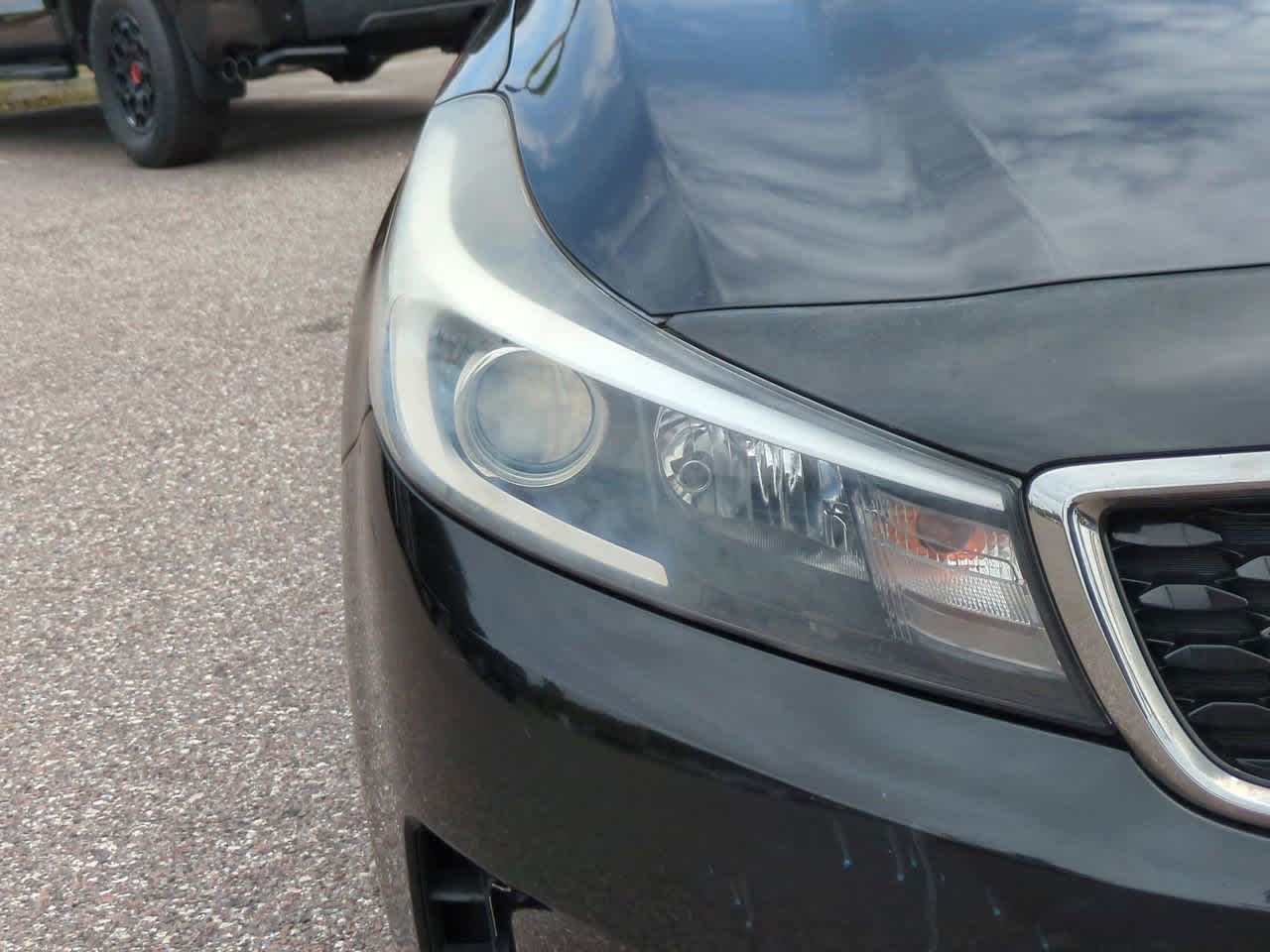 Thumbnail: 2017 Kia Forte - 10