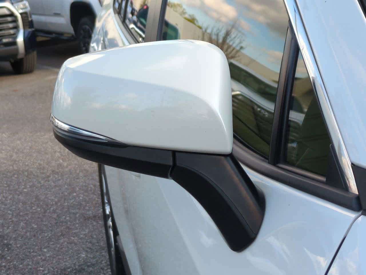 Thumbnail: 2021 Toyota RAV4 - 12