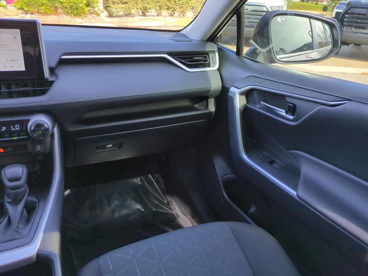 Thumbnail: 2025 Toyota RAV4 - 16