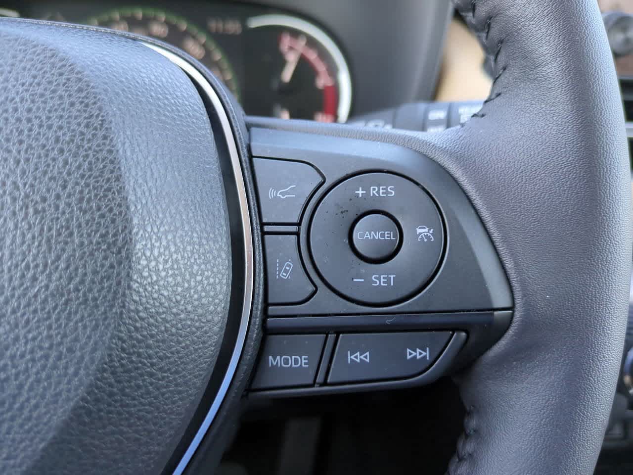 Thumbnail: 2025 Toyota RAV4 - 24