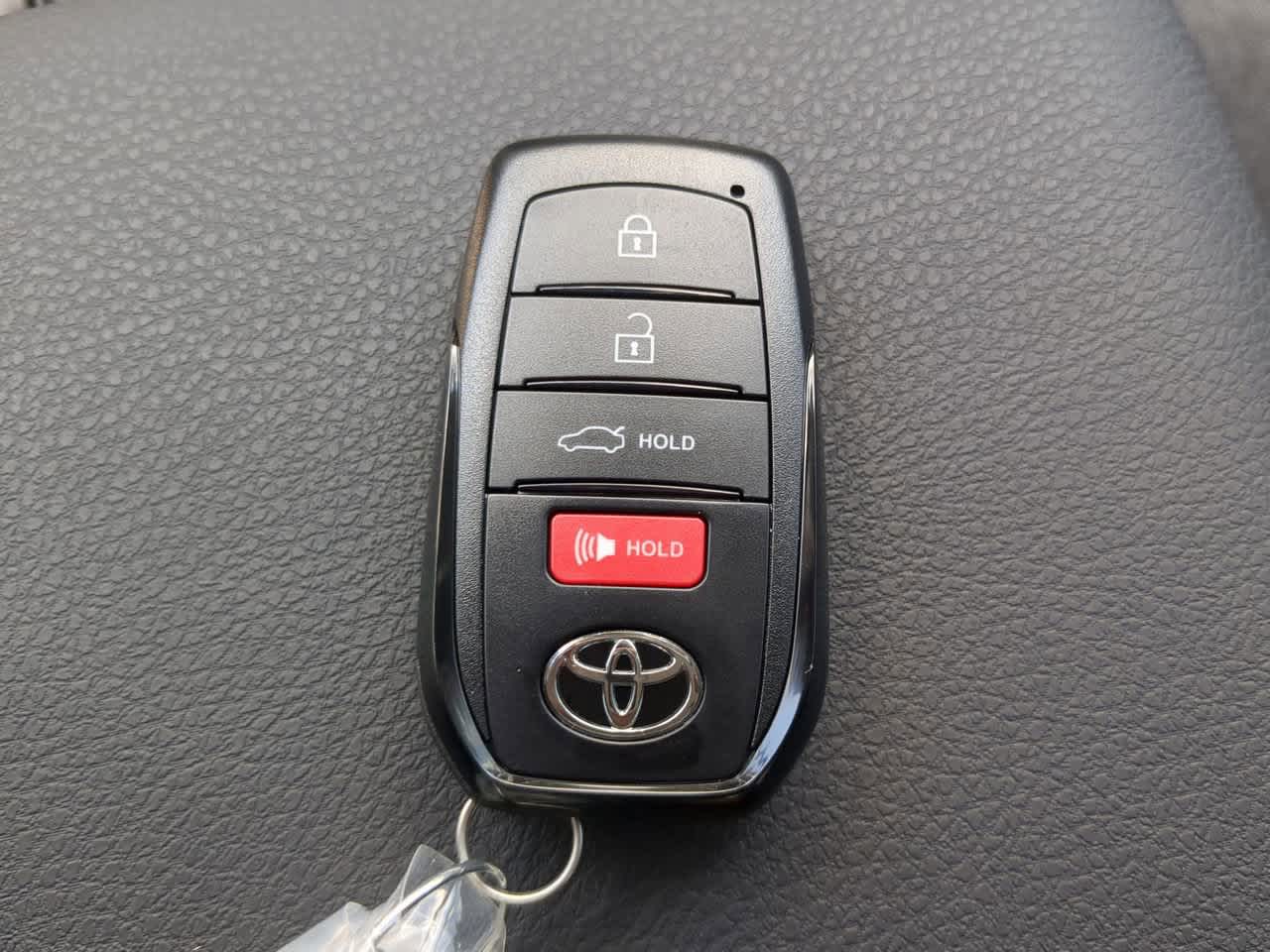 2025 Toyota Camry LE 27