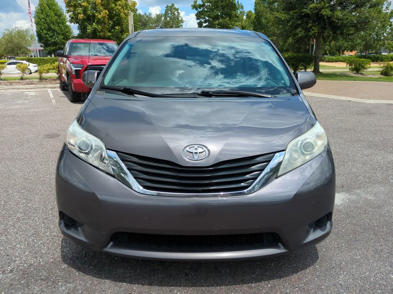 Thumbnail: 2013 Toyota Sienna - 9