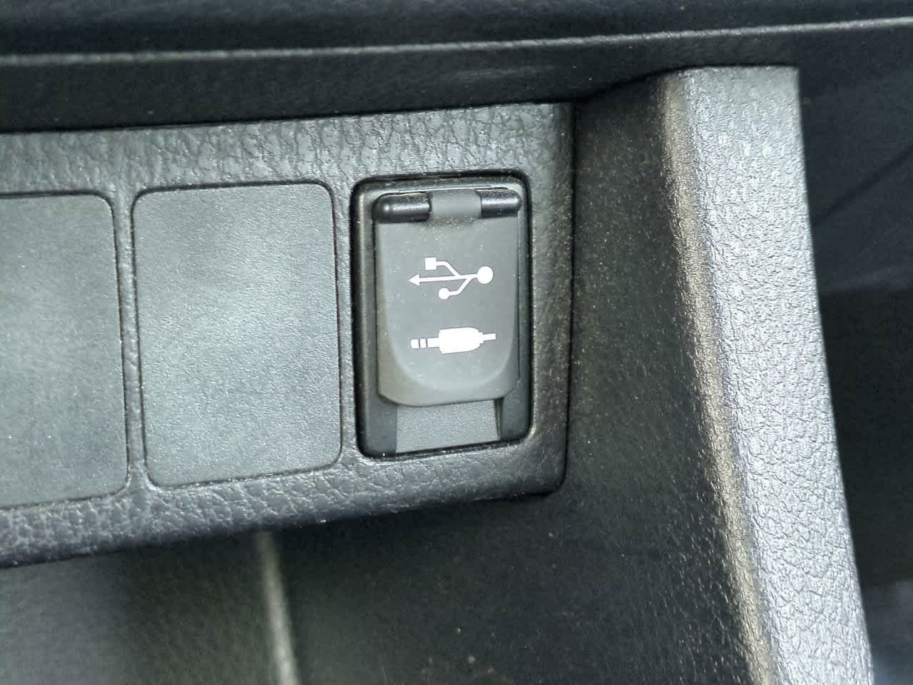 Thumbnail: 2015 Toyota Corolla - 18