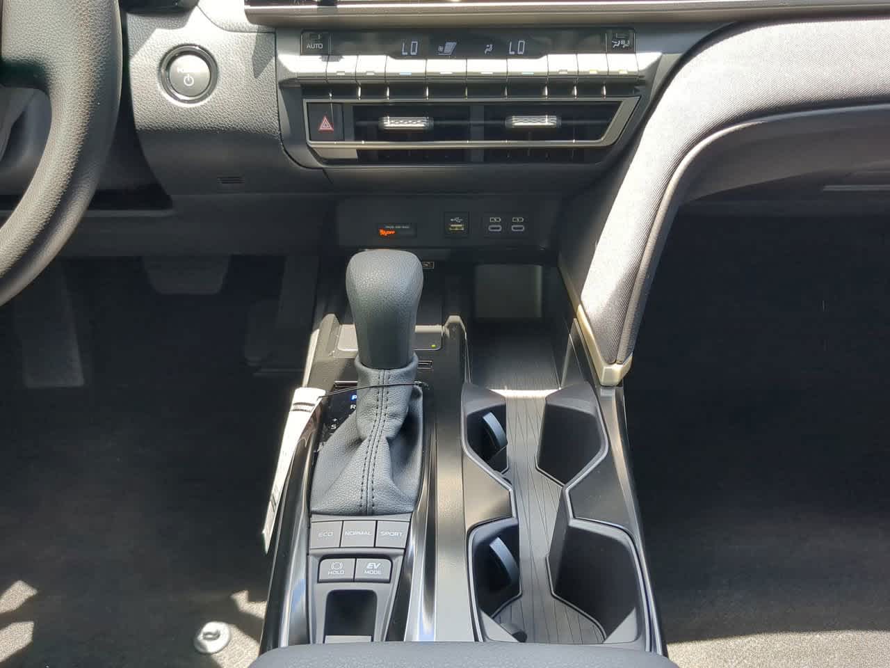 2025 Toyota Camry LE 18