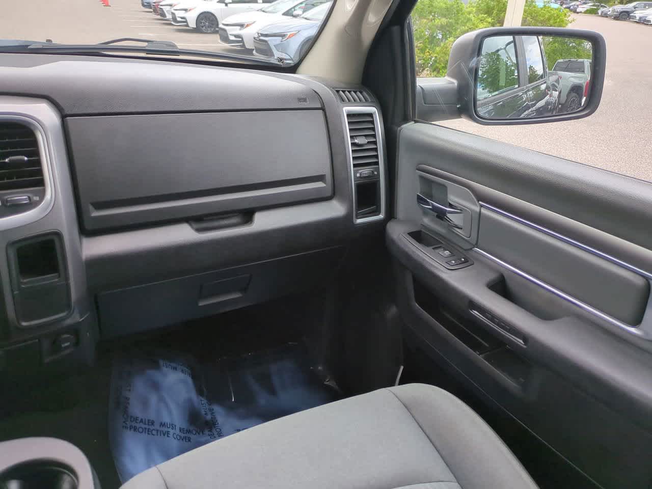 Thumbnail: 2021 RAM 1500 Classic - 16