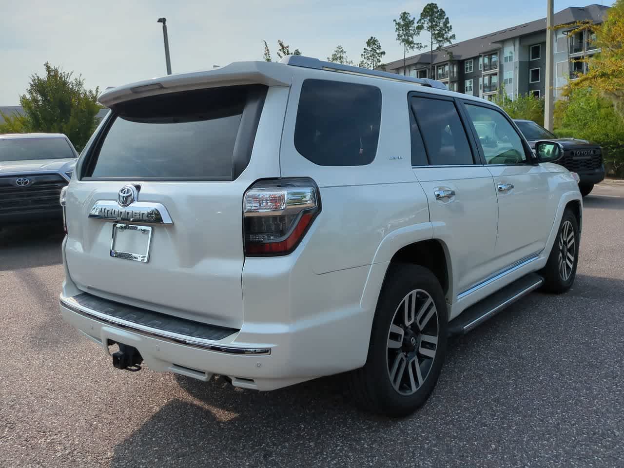 Thumbnail: 2018 Toyota 4Runner - 6