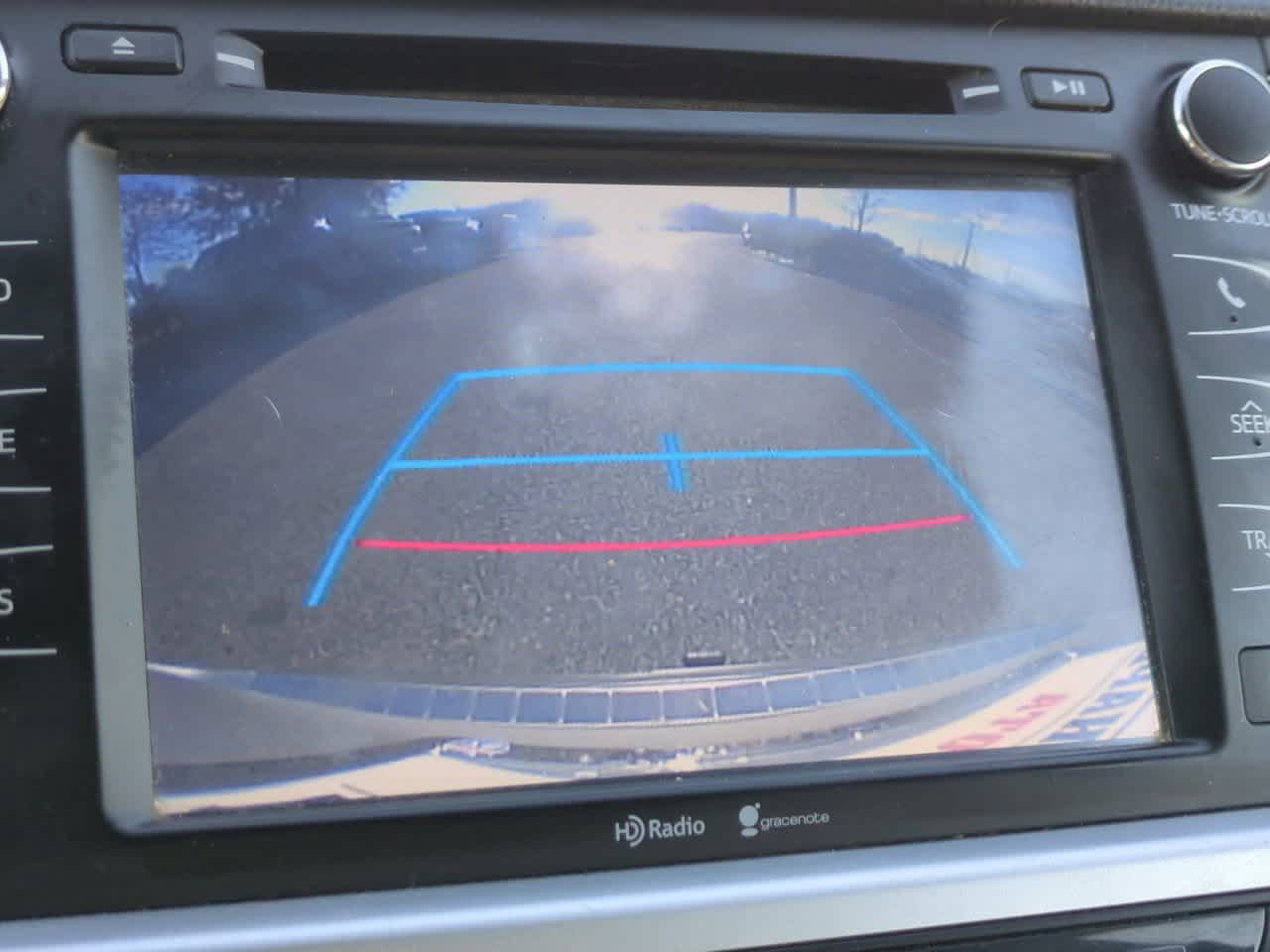 Thumbnail: 2015 Toyota Highlander - 21