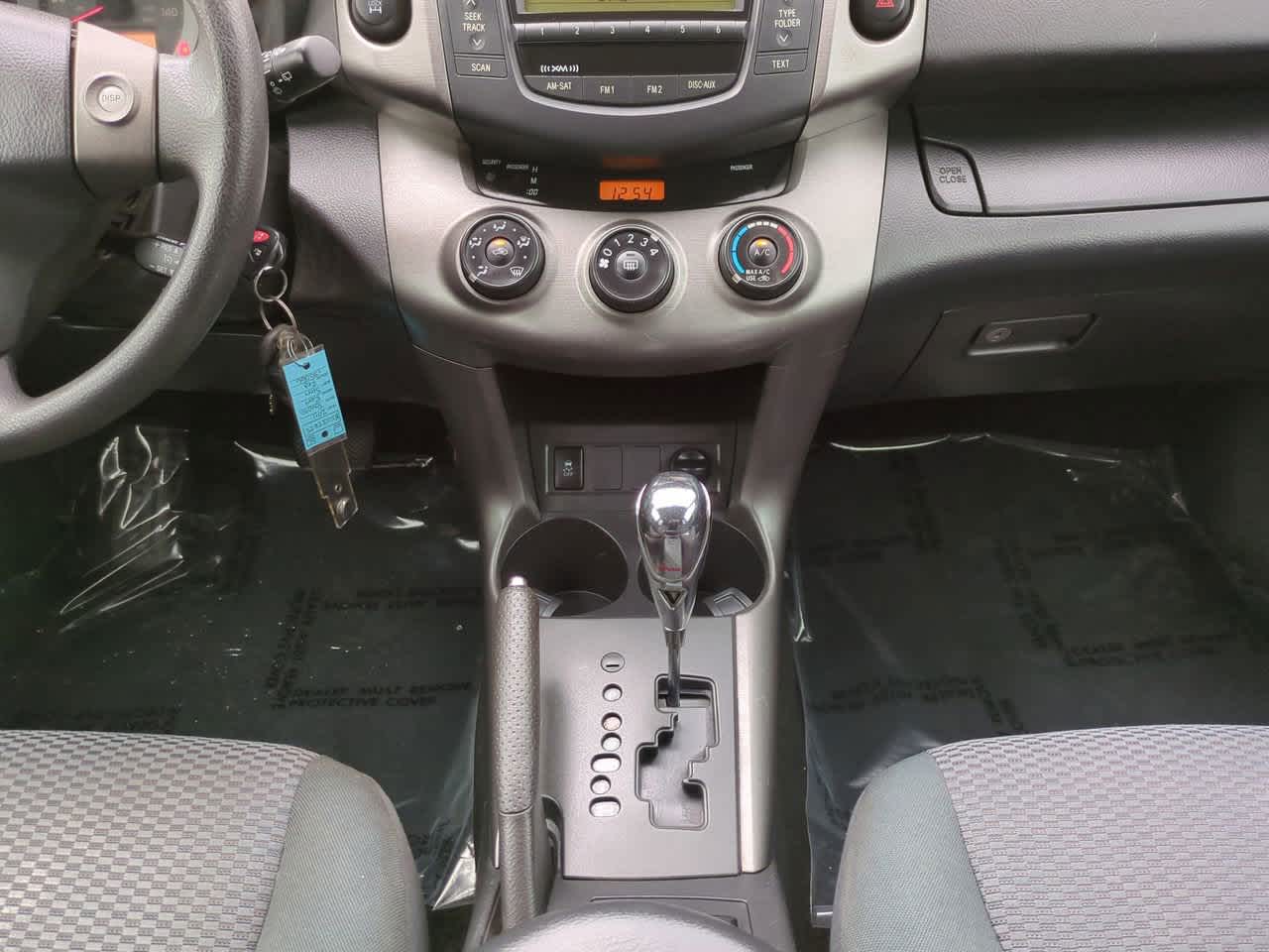 Thumbnail: 2011 Toyota RAV4 - 18