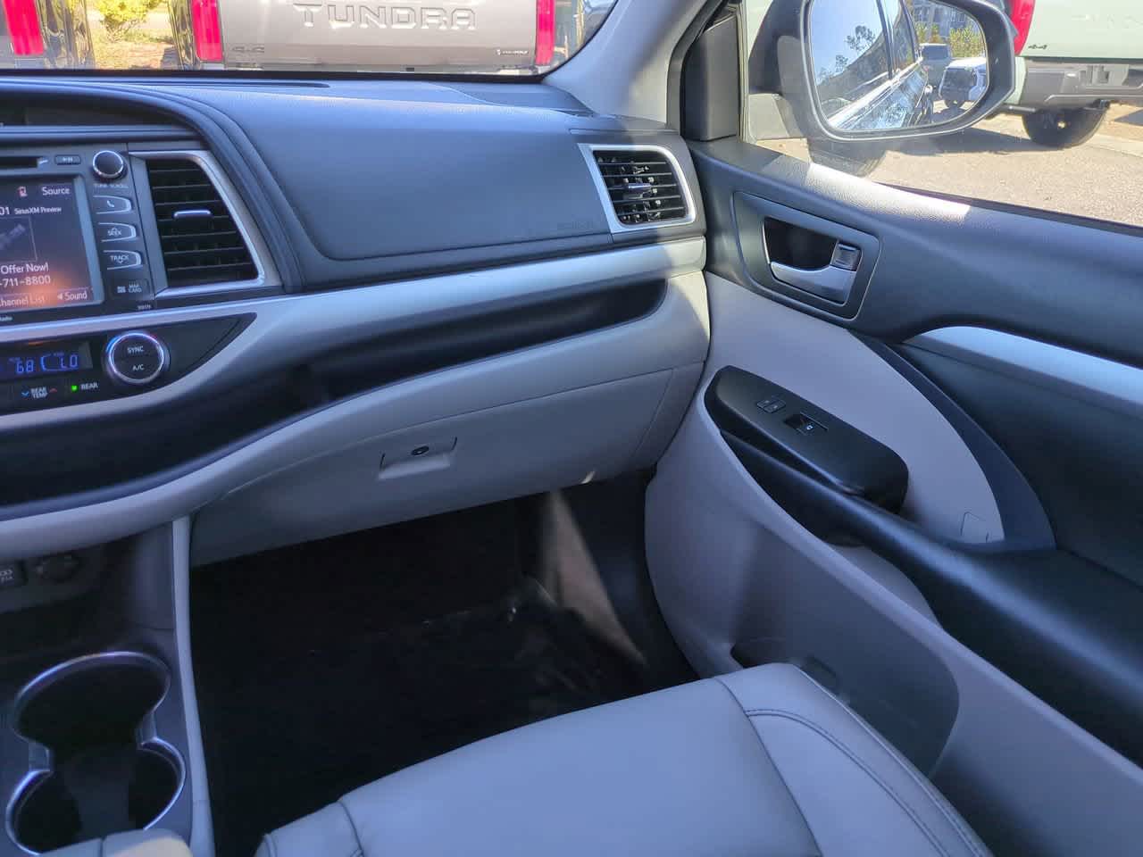 Thumbnail: 2018 Toyota Highlander - 17