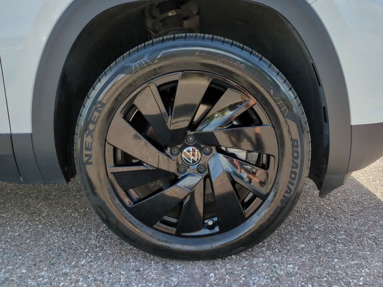 Thumbnail: 2024 Volkswagen Atlas - 11