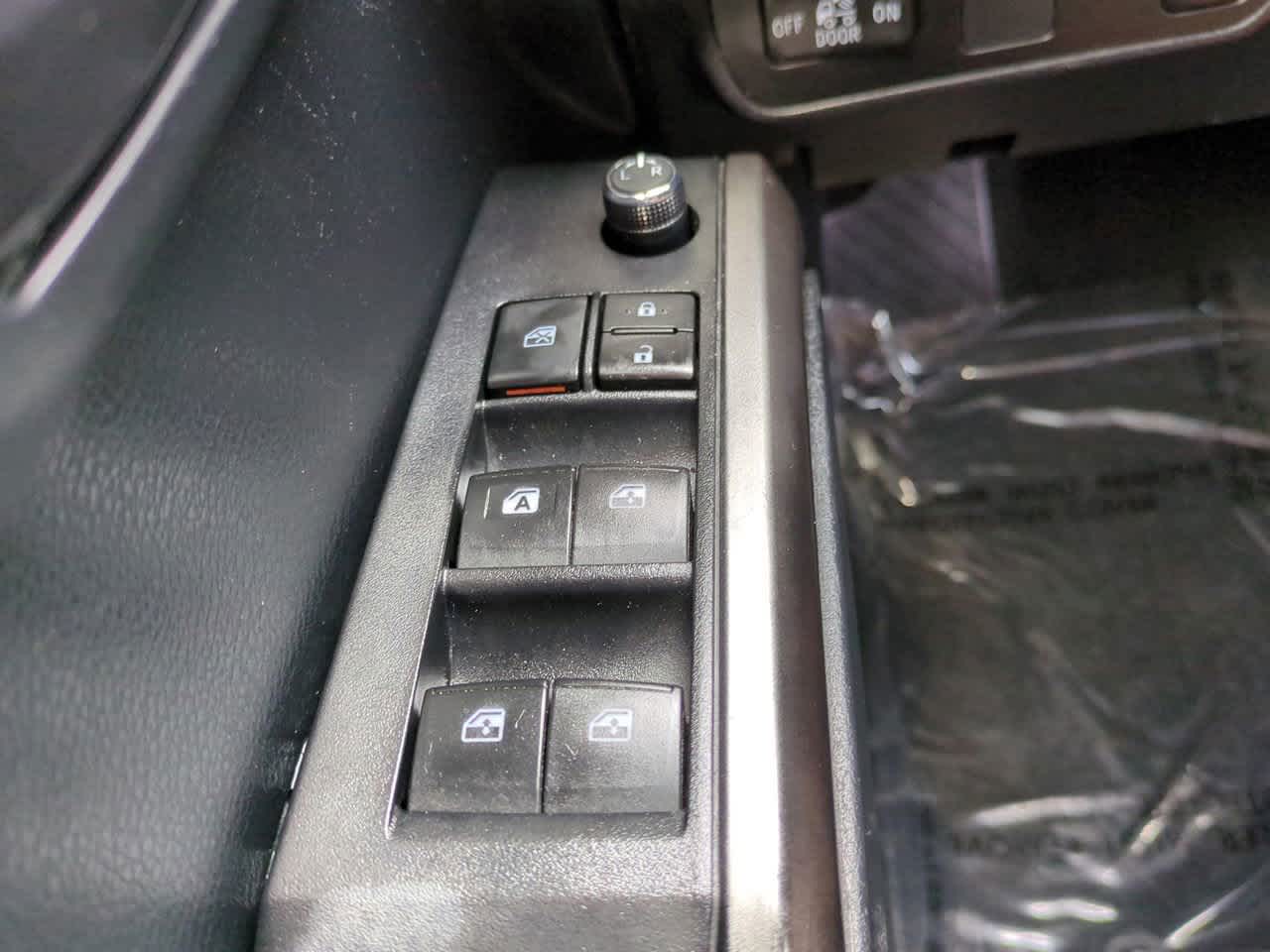 2017 Toyota Tacoma SR5 21