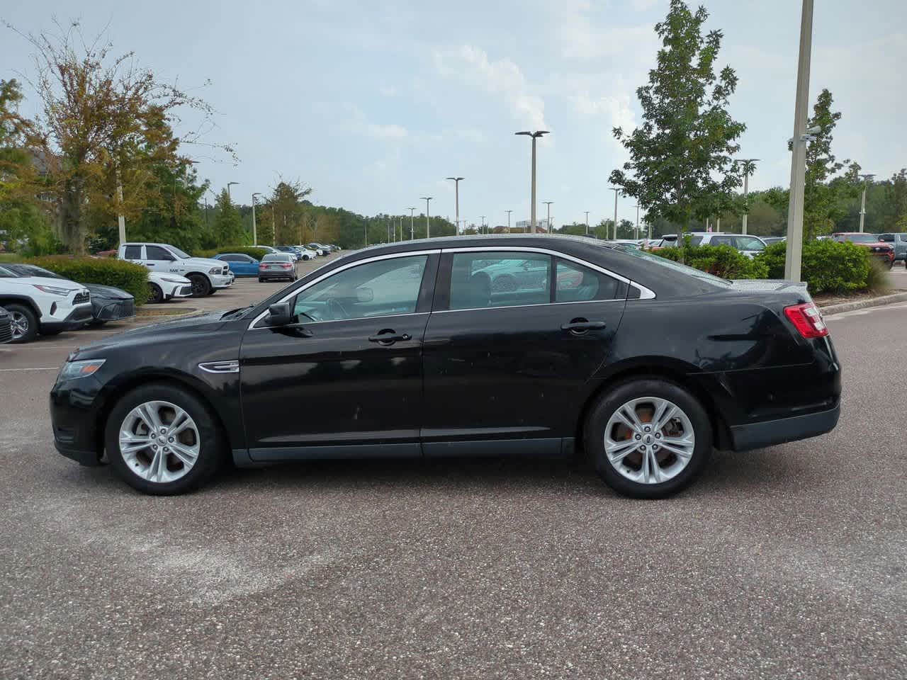 Thumbnail: 2016 Ford Taurus - 3