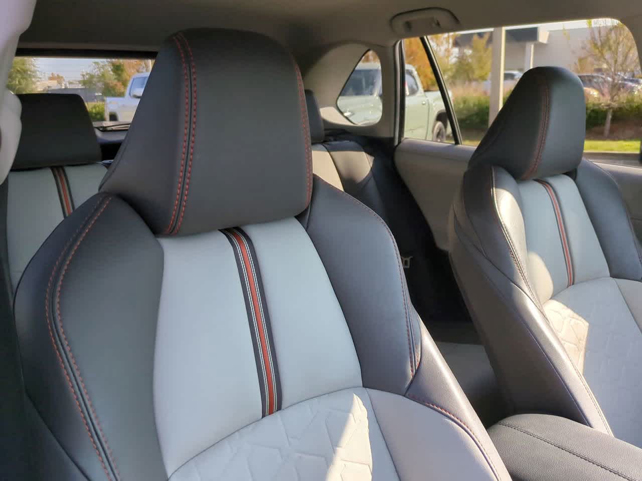 Thumbnail: 2020 Toyota RAV4 - 7