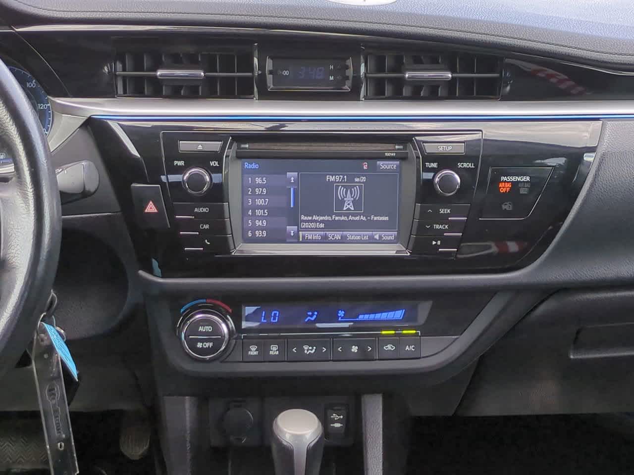 Thumbnail: 2015 Toyota Corolla - 17