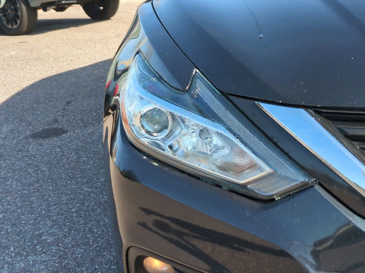 Thumbnail: 2017 Nissan Altima - 10