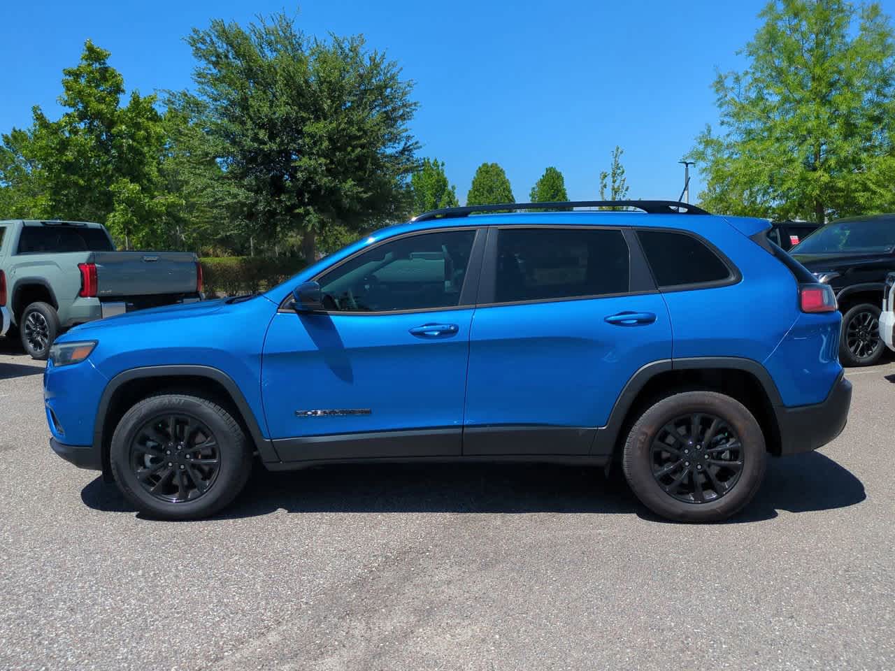 Thumbnail: 2023 Jeep Cherokee - 3