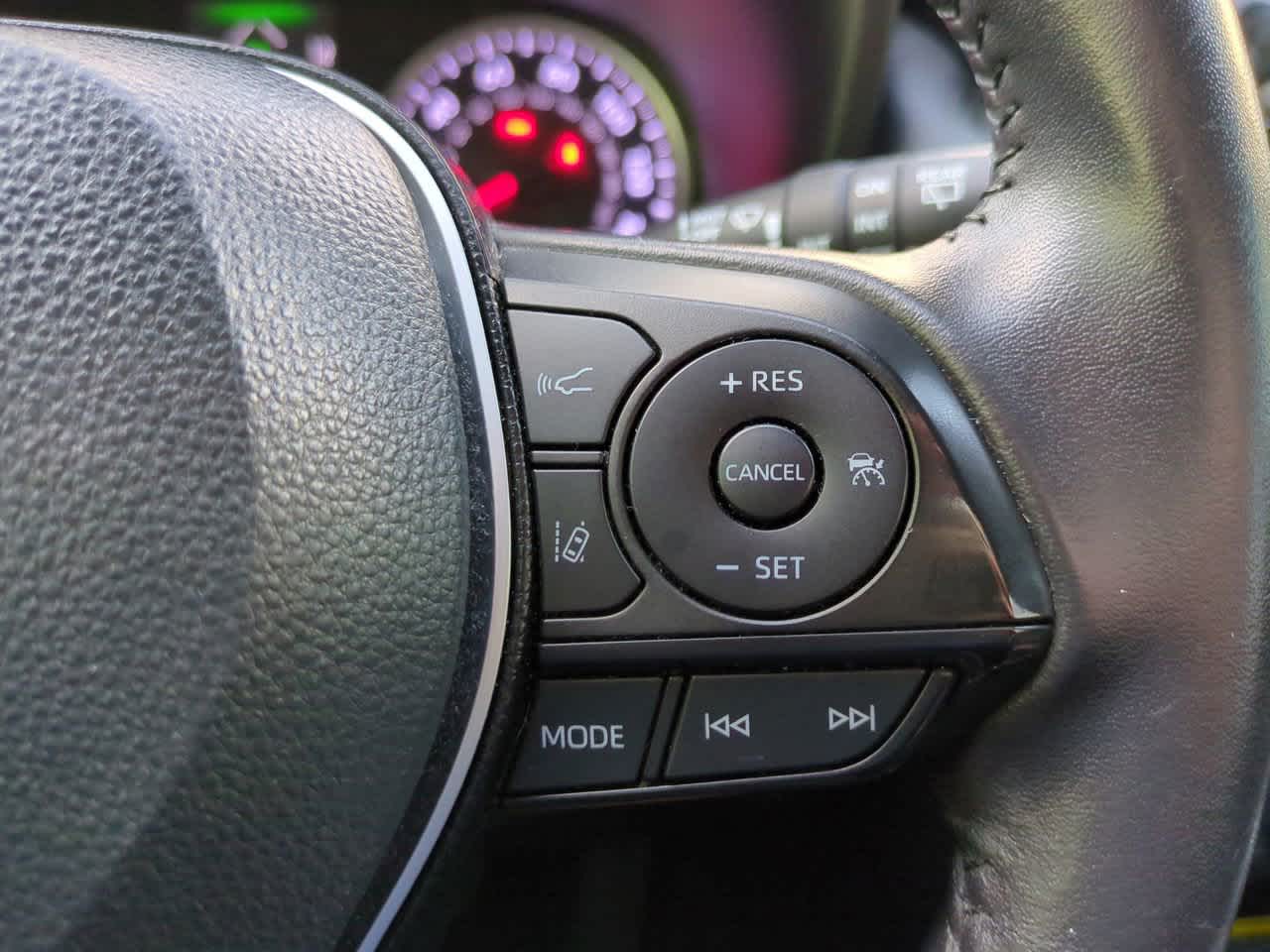 Thumbnail: 2020 Toyota RAV4 - 24