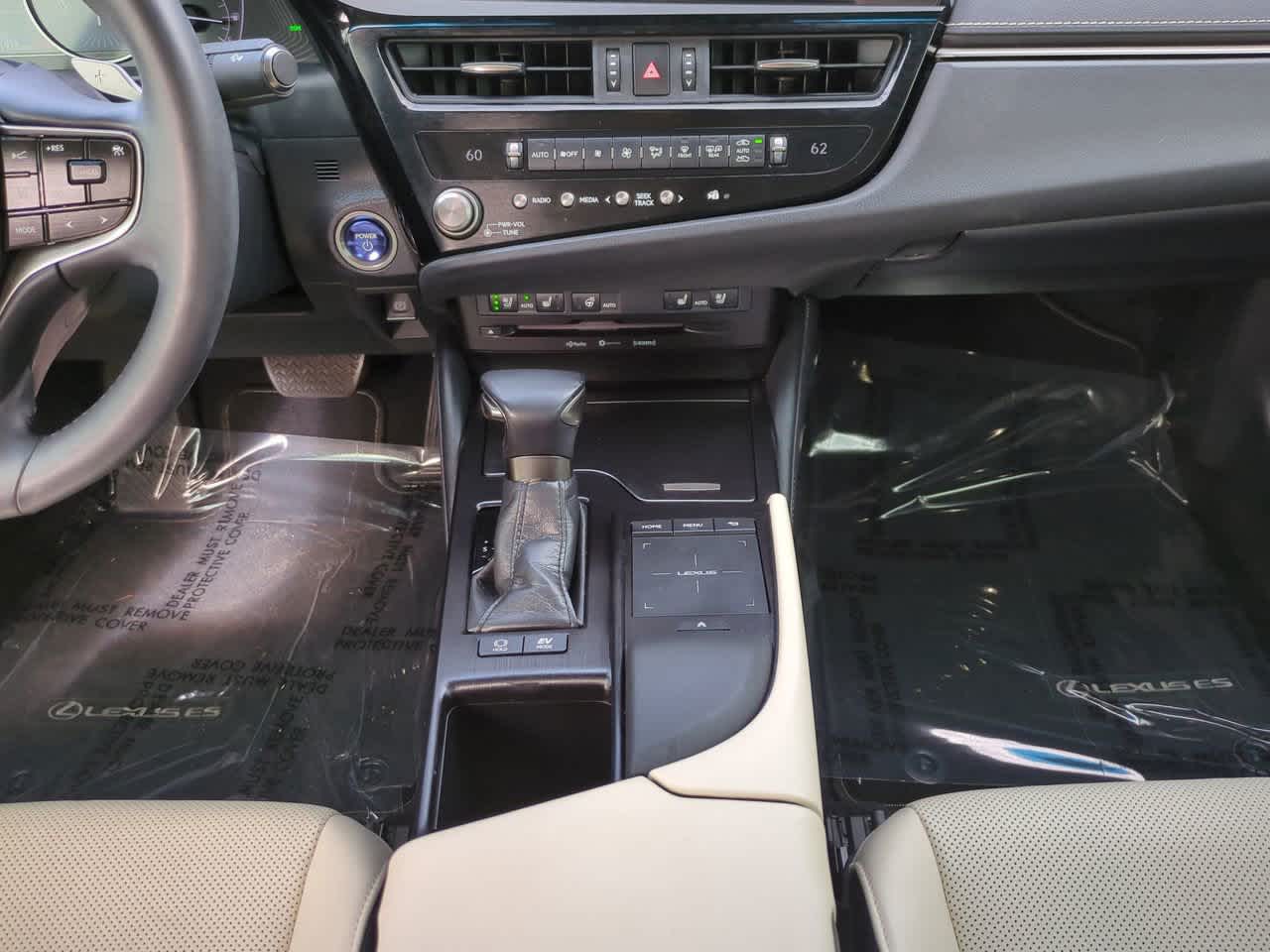 Thumbnail: 2022 Lexus ES - 18