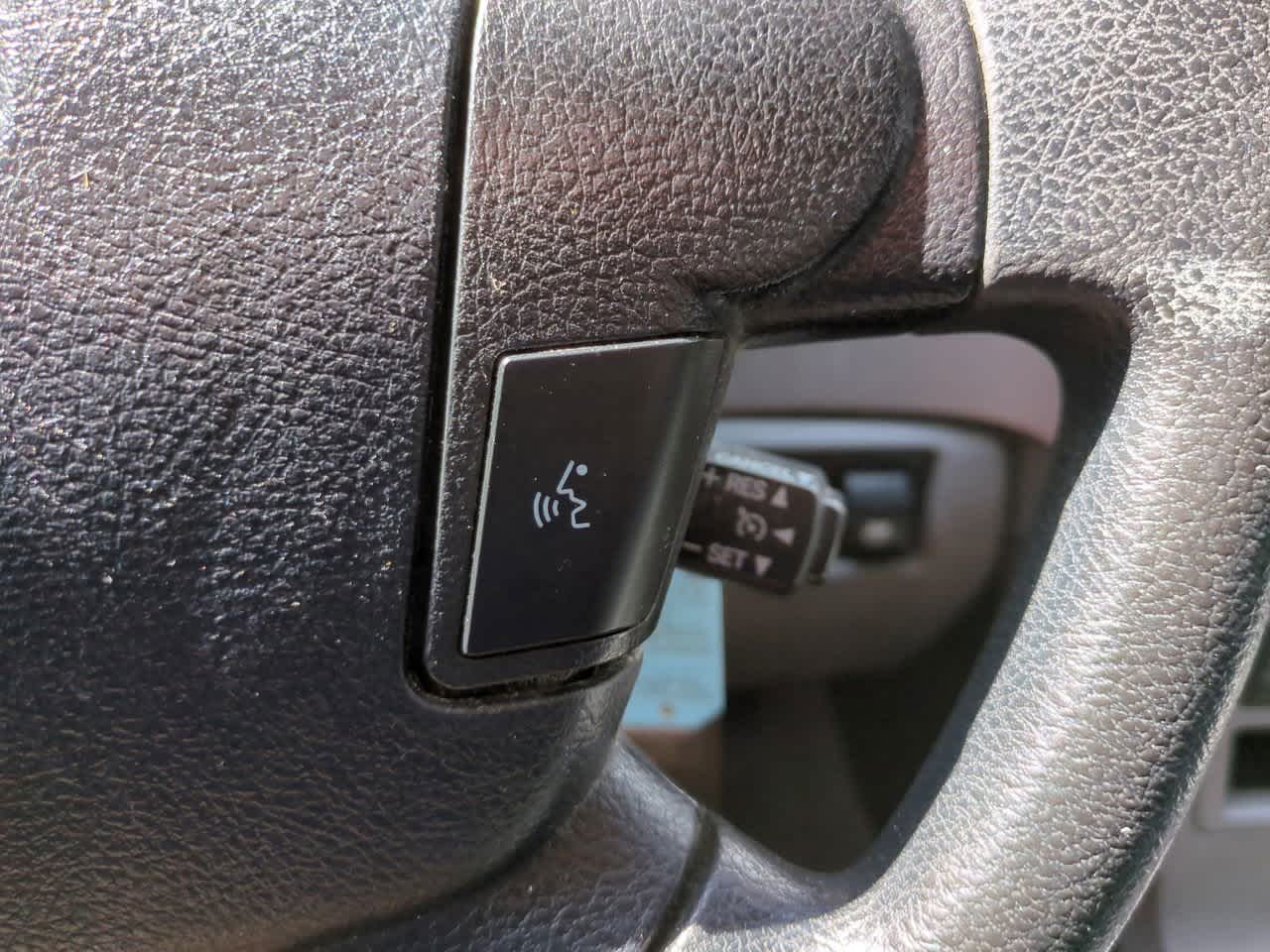 Thumbnail: 2011 Toyota Tundra - 19