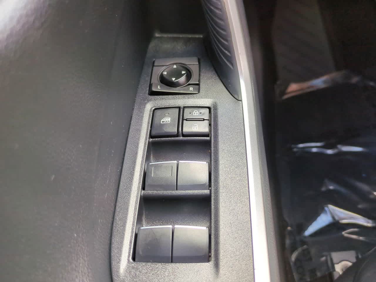 Thumbnail: 2020 Toyota RAV4 - 21