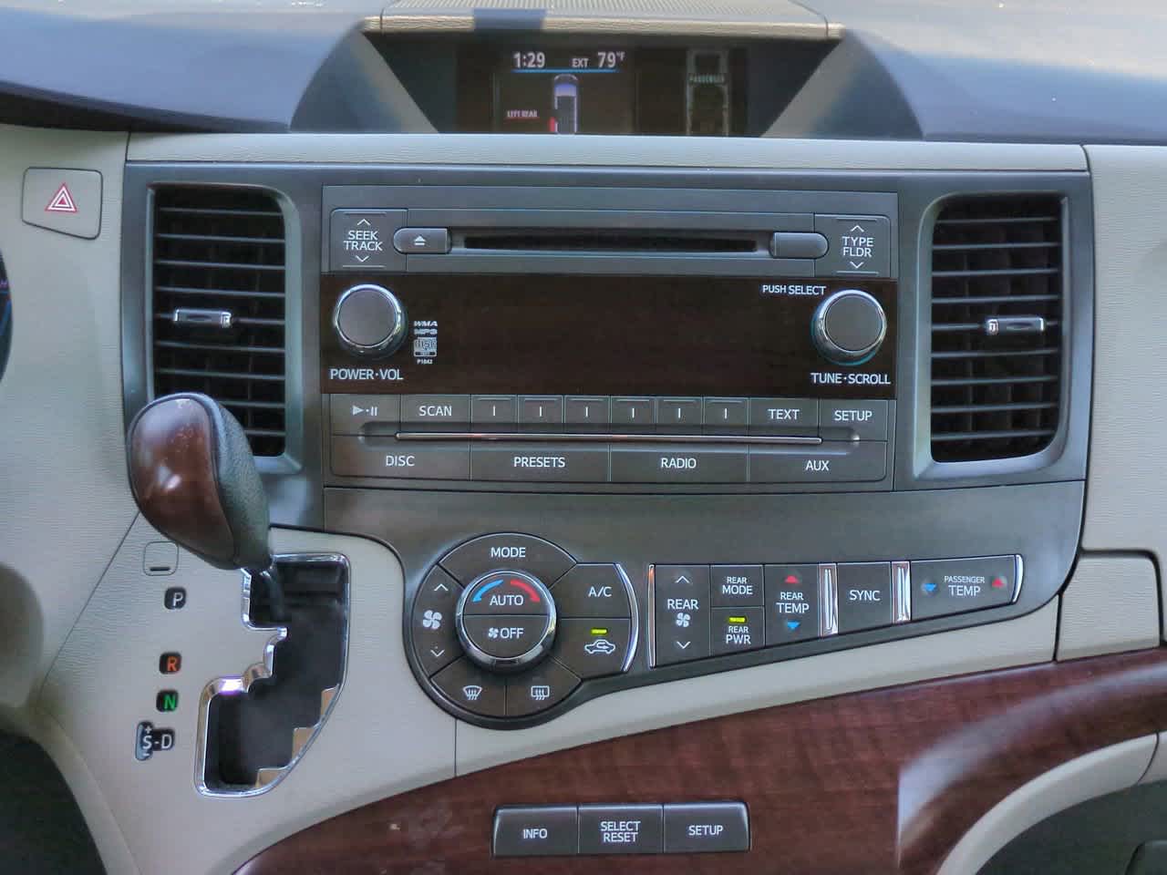 Thumbnail: 2014 Toyota Sienna - 18