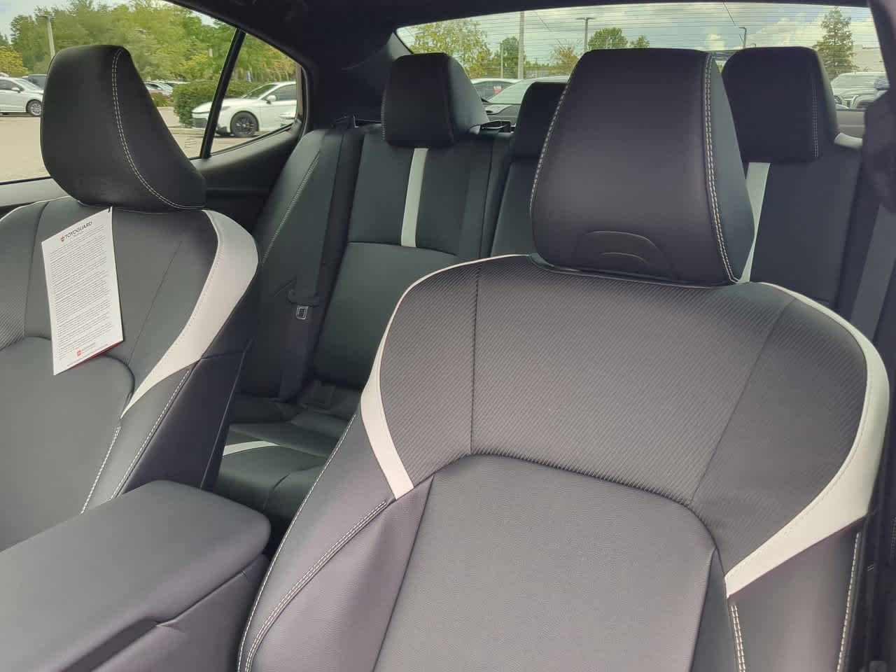2025 Toyota Camry SE 8