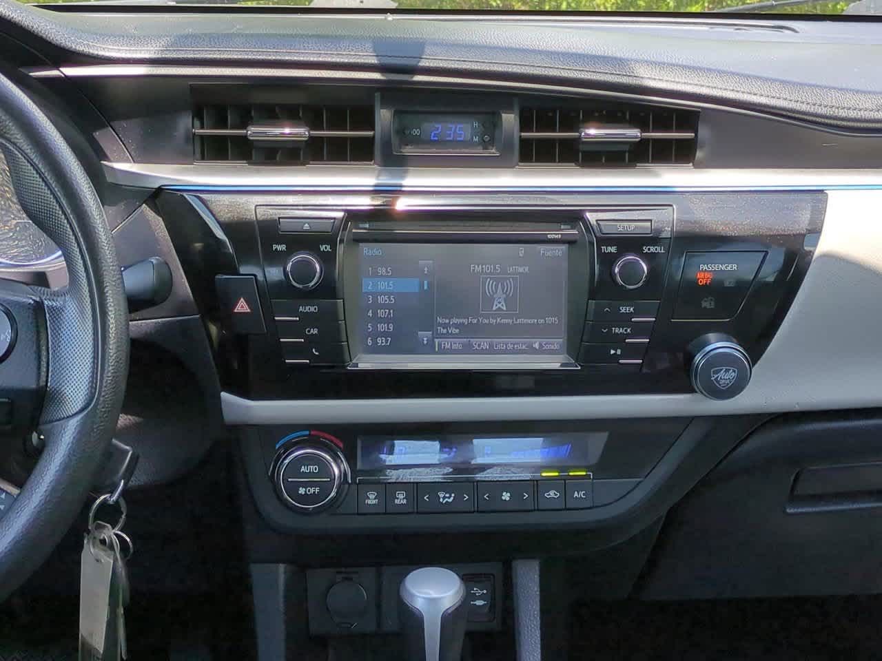 Thumbnail: 2015 Toyota Corolla - 17