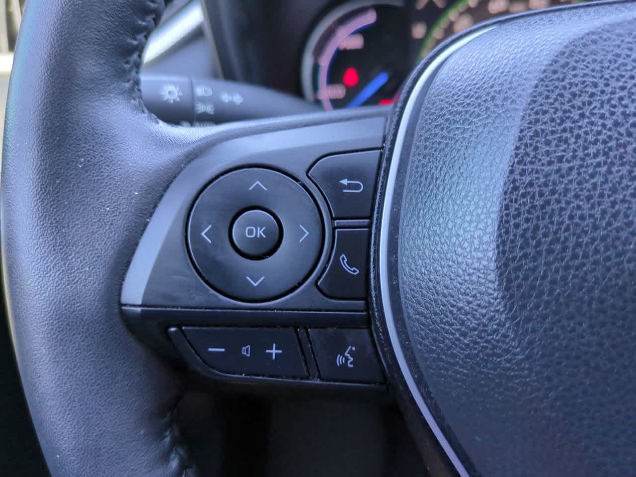 Thumbnail: 2023 Toyota RAV4 - 24