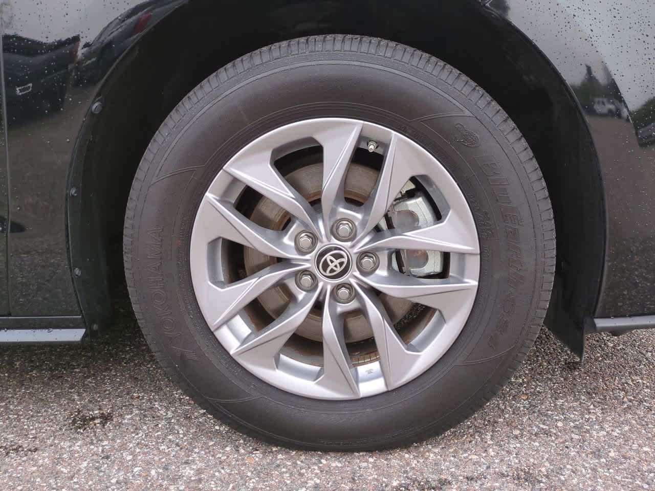 Thumbnail: 2025 Toyota Sienna - 11