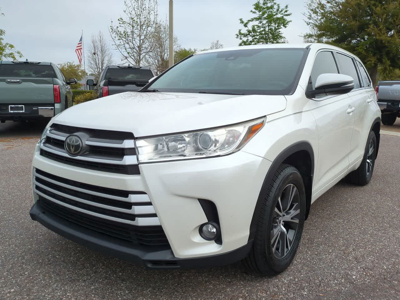 Thumbnail: 2018 Toyota Highlander - 2