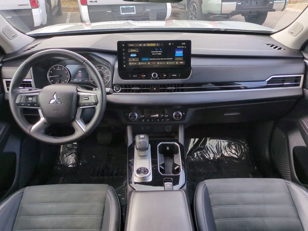 Thumbnail: 2025 Mitsubishi Outlander - 14