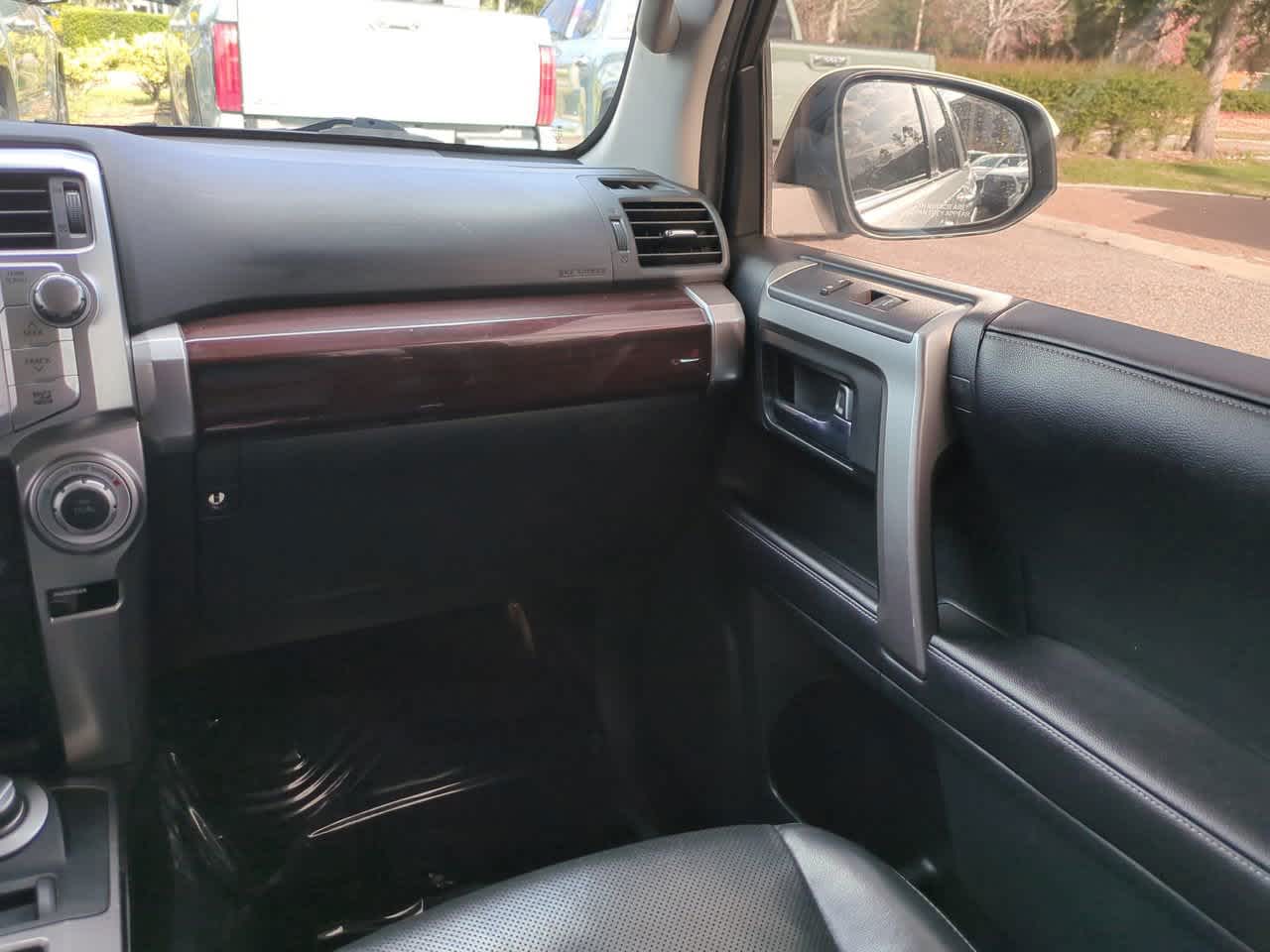 Thumbnail: 2016 Toyota 4Runner - 16