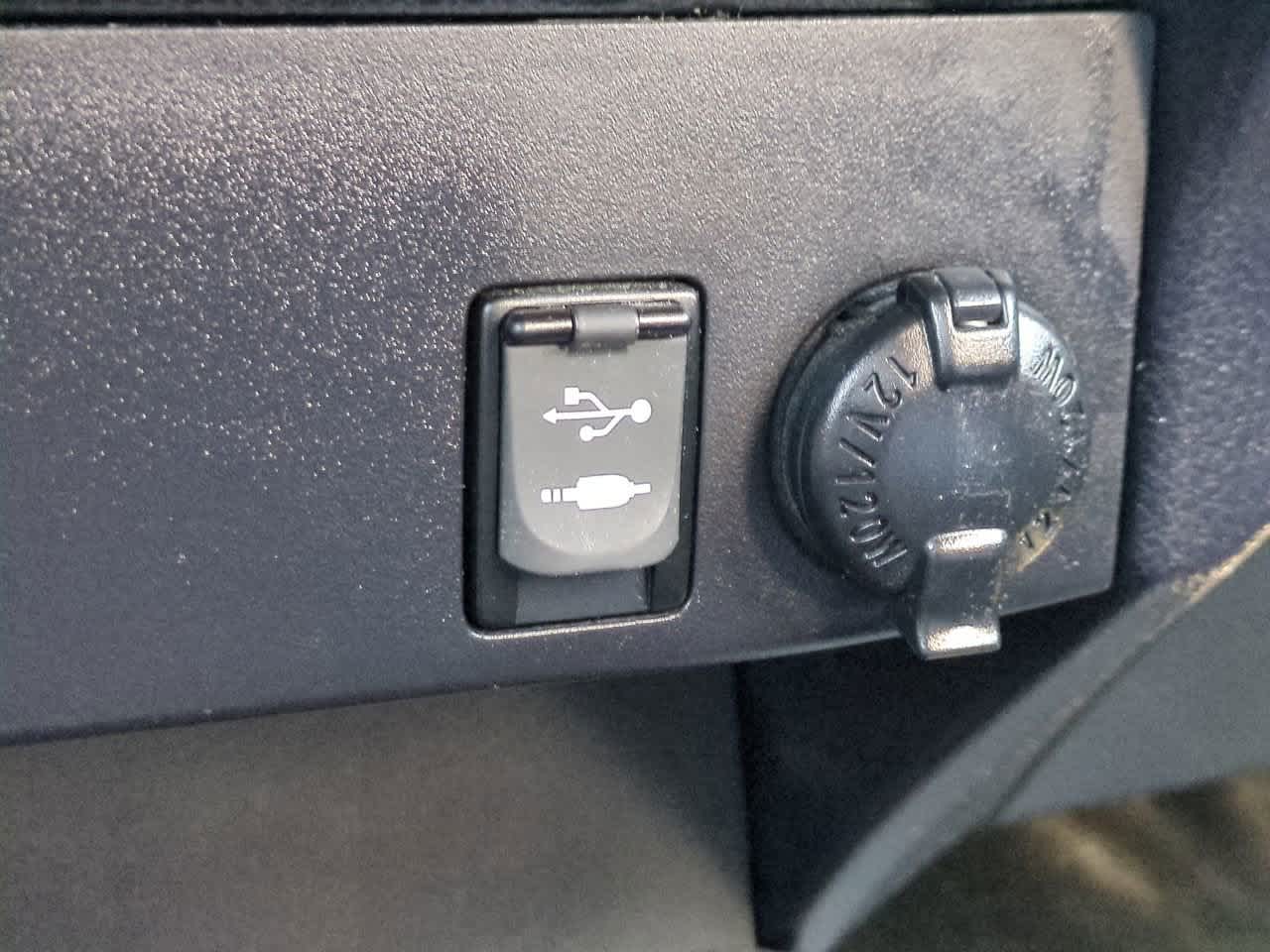 Thumbnail: 2016 Toyota RAV4 - 20