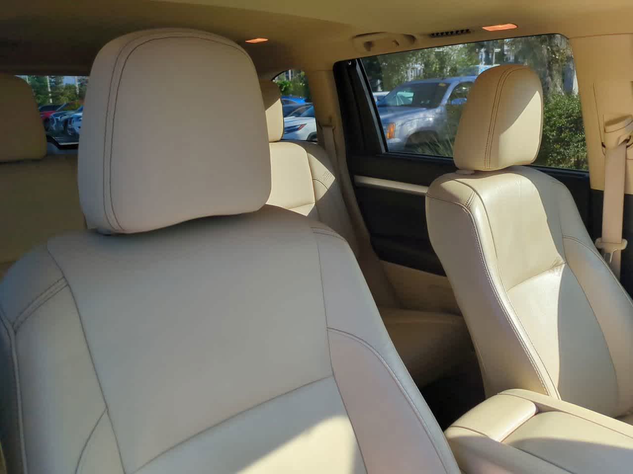 Thumbnail: 2015 Toyota Highlander - 7