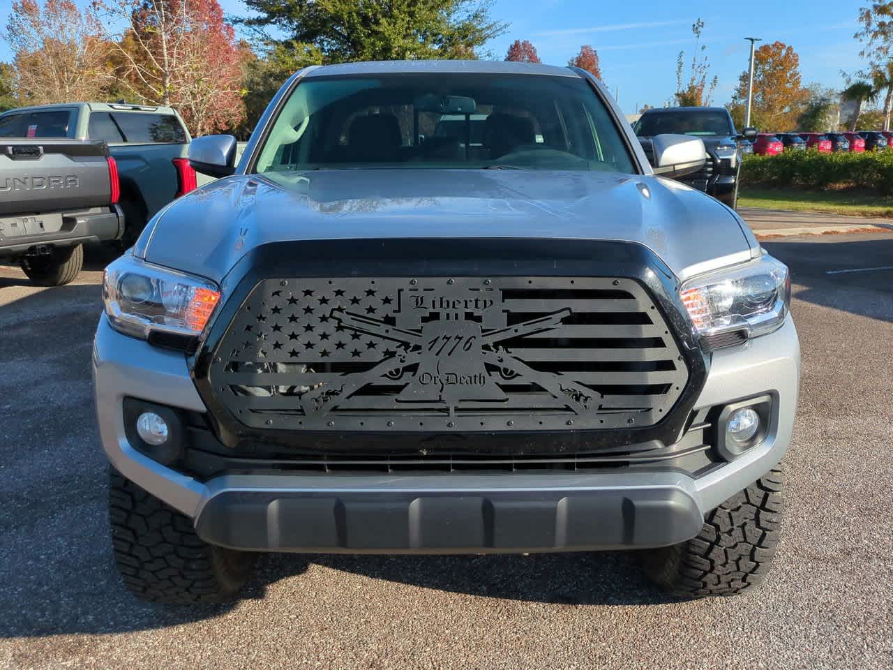 Thumbnail: 2017 Toyota Tacoma - 9