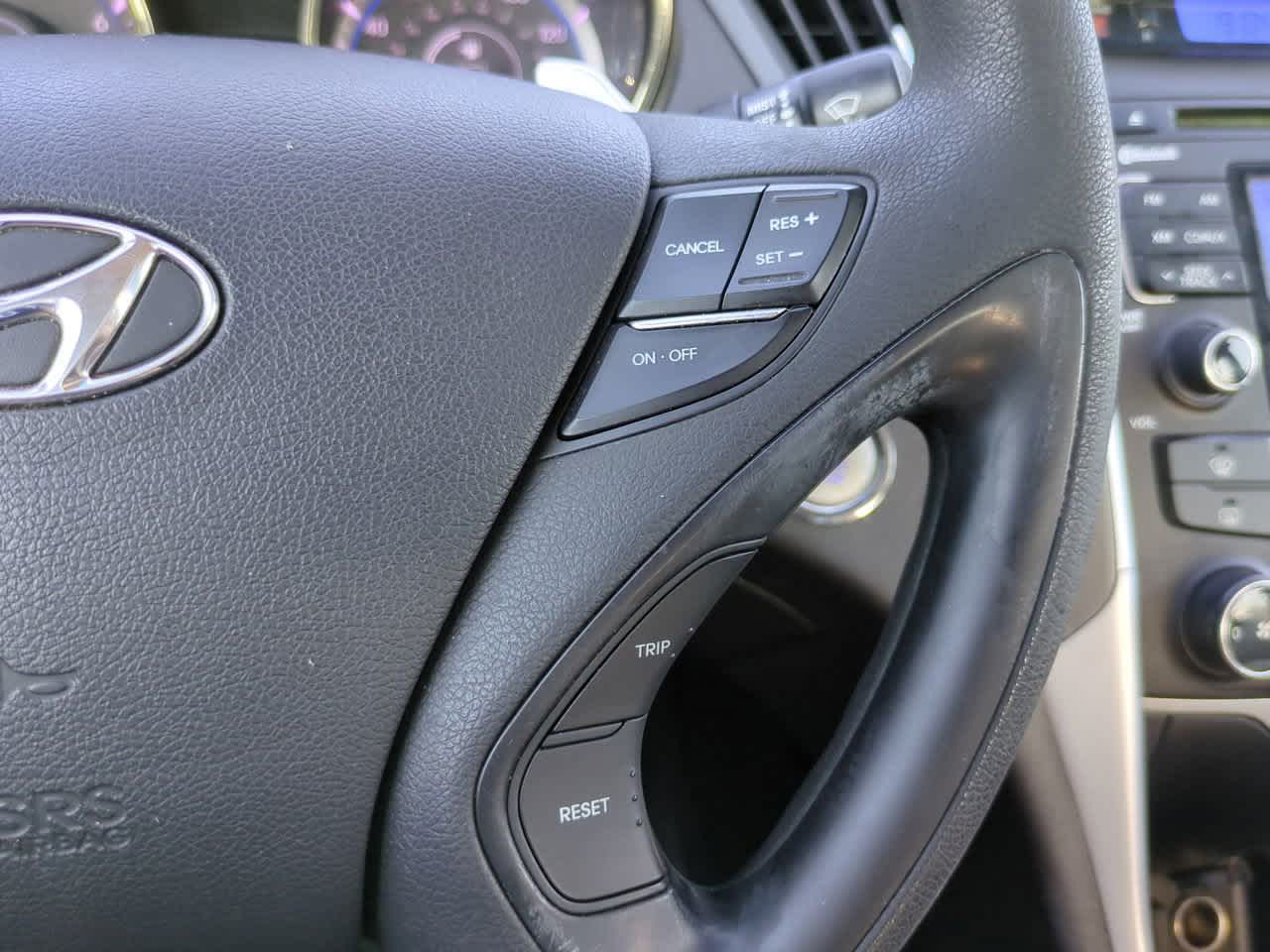 Thumbnail: 2011 Hyundai Sonata - 21