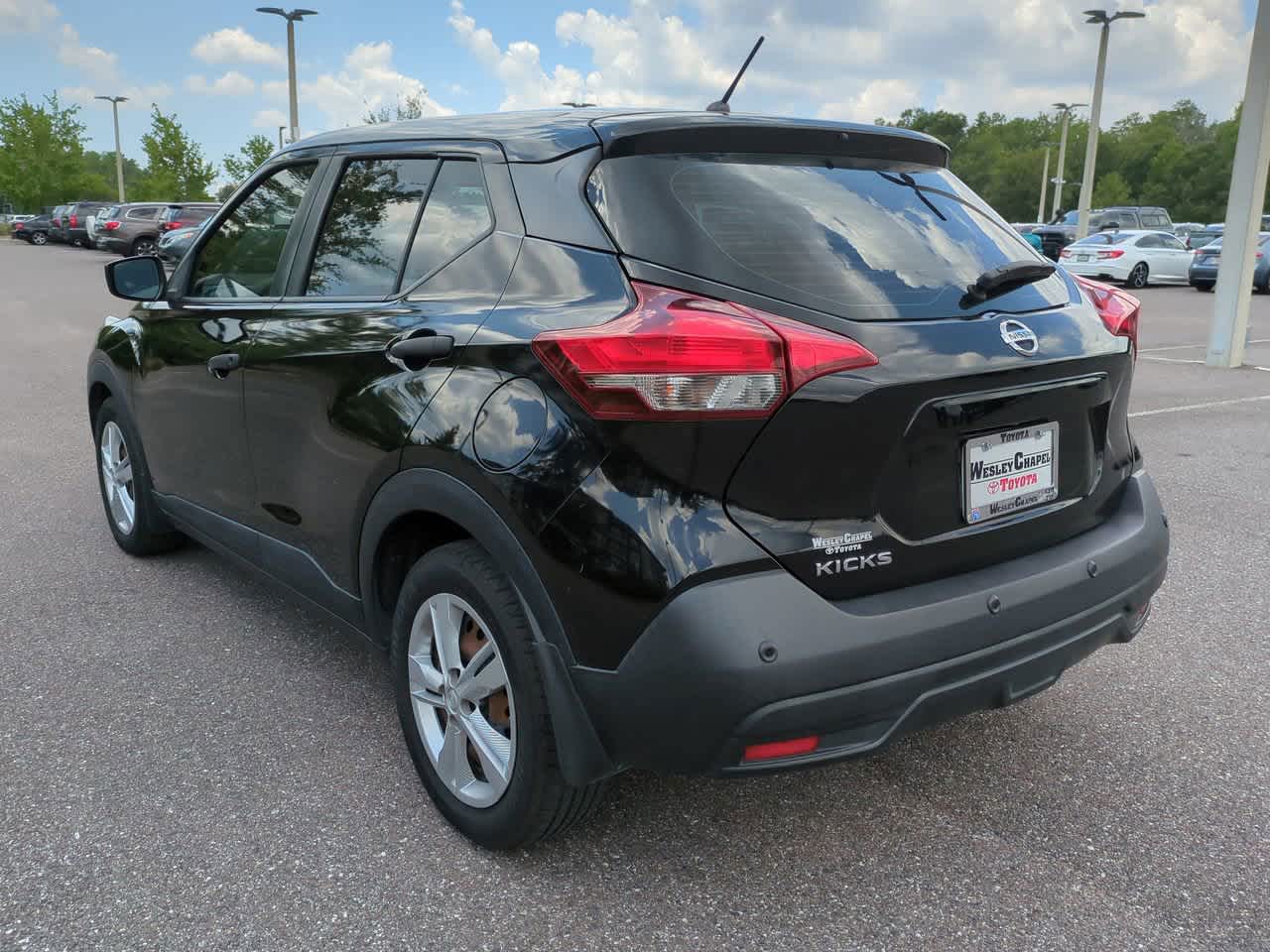 2020 Nissan Kicks S 4