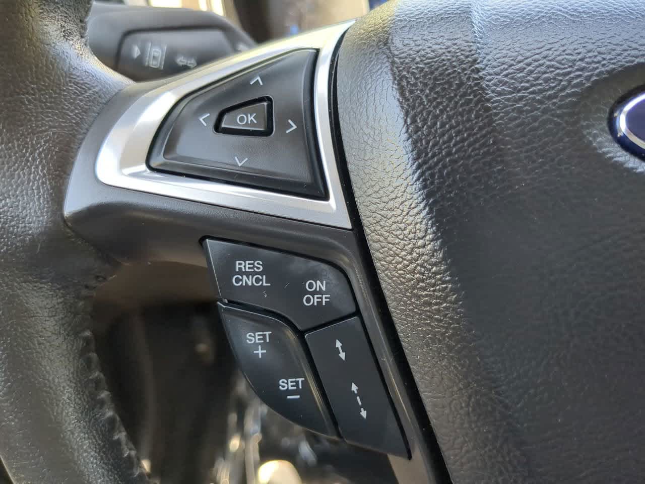 2014 Ford Fusion SE 24