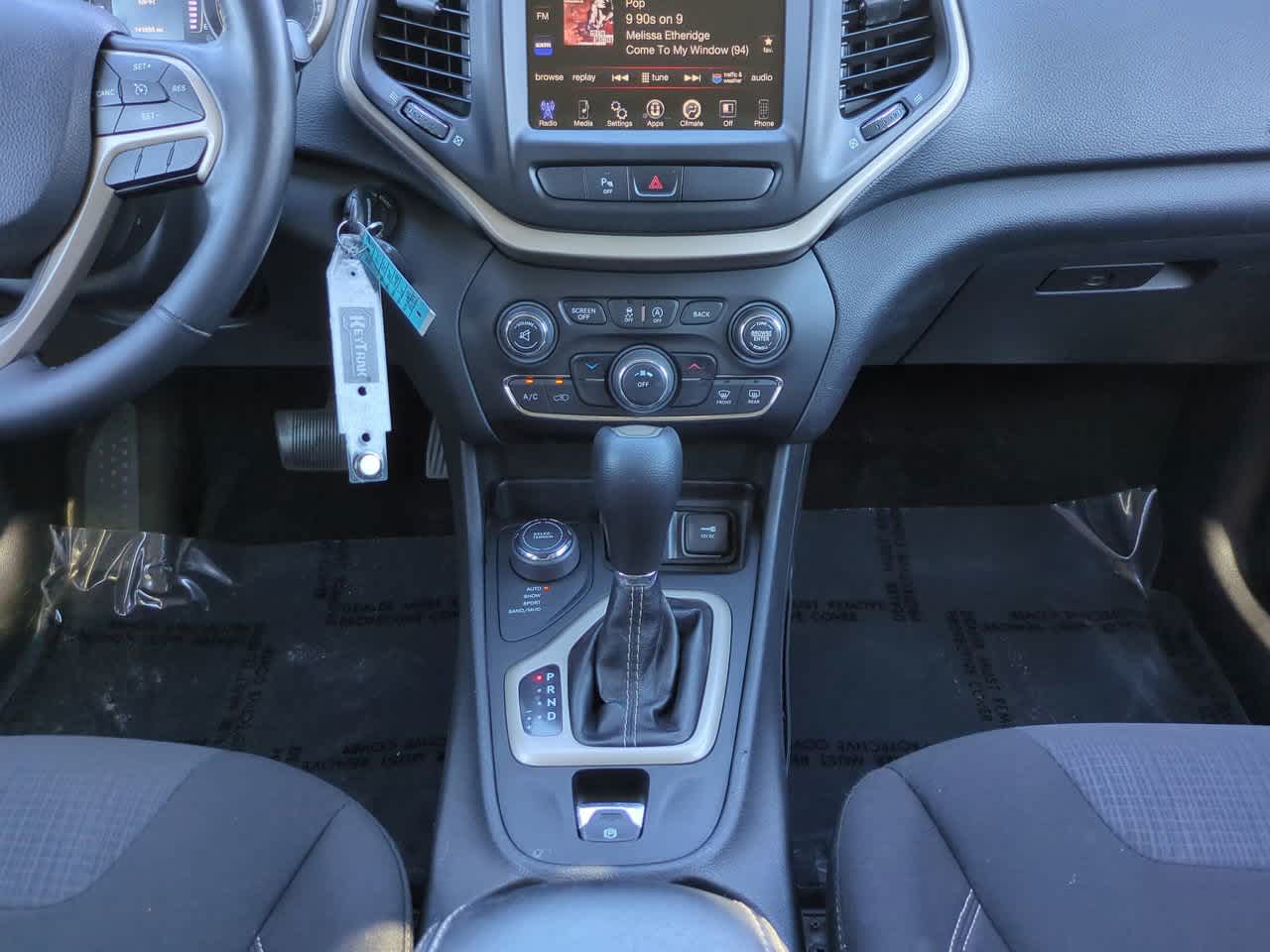 Thumbnail: 2015 Jeep Cherokee - 18