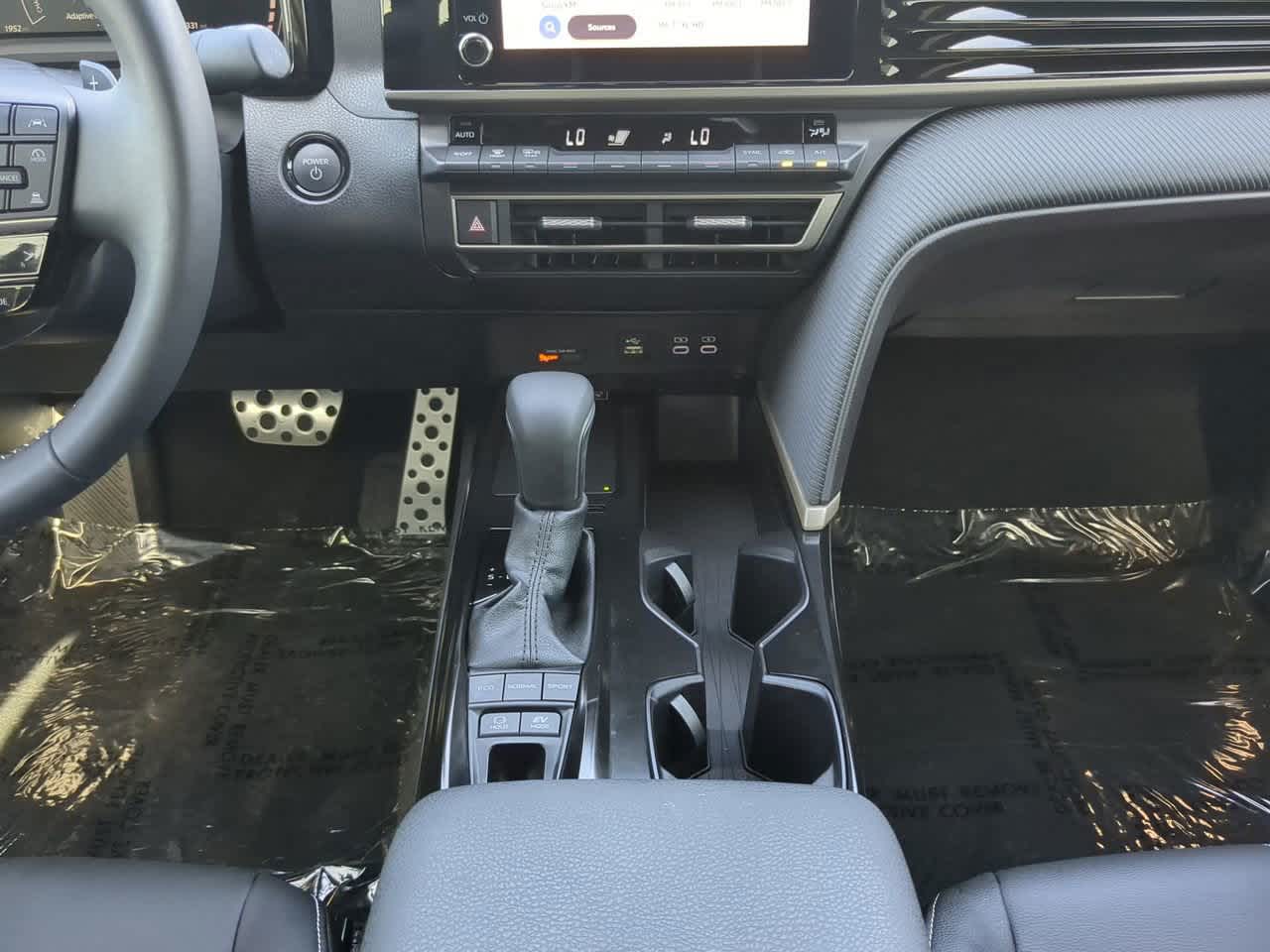 2025 Toyota Camry SE 18