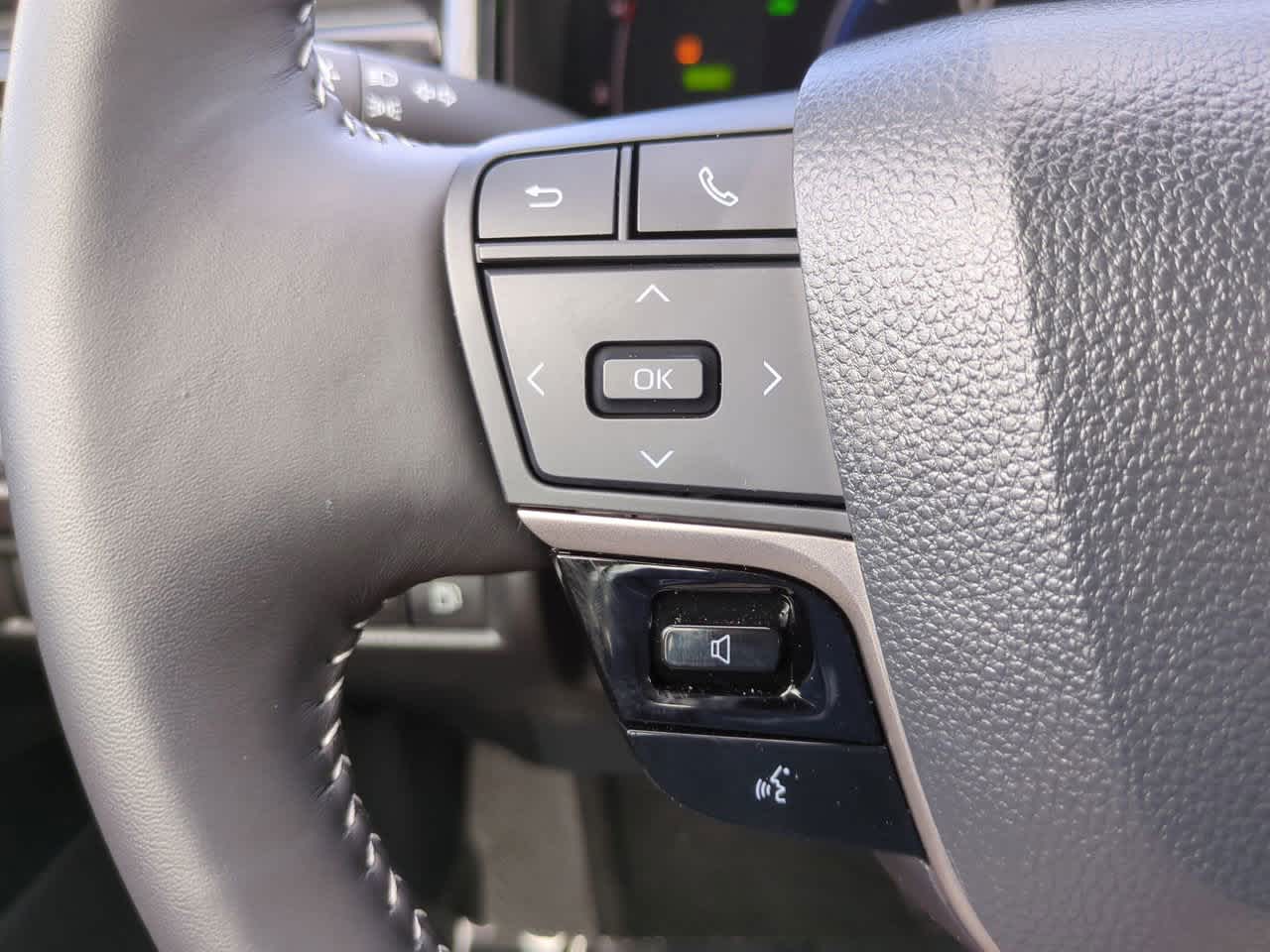 Thumbnail: 2025 Toyota Camry - 22